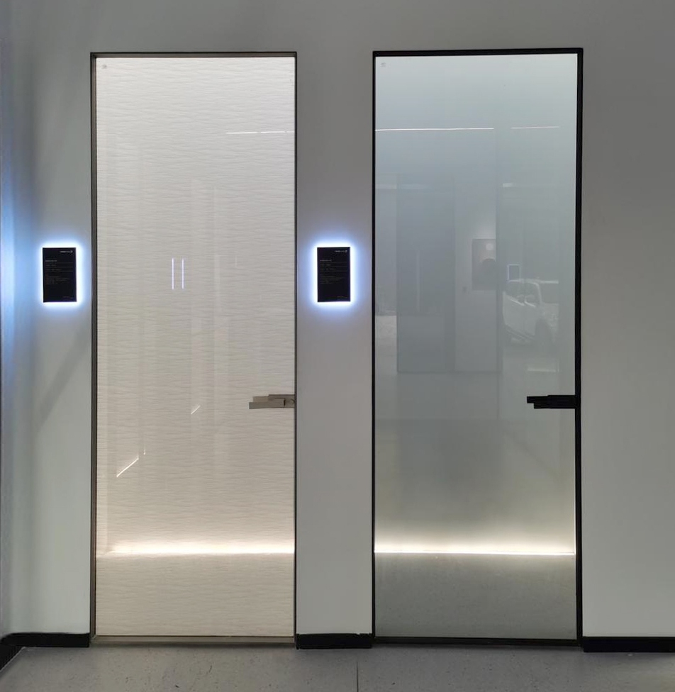 Modern kitchen with seamless profile shutters