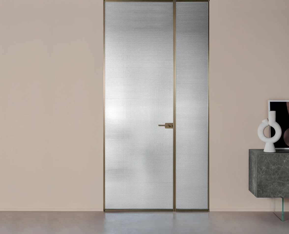 Modern kitchen with seamless profile shutters