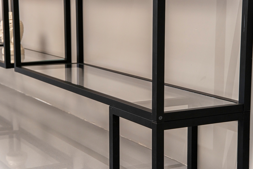 Modern kitchen with seamless profile shutters